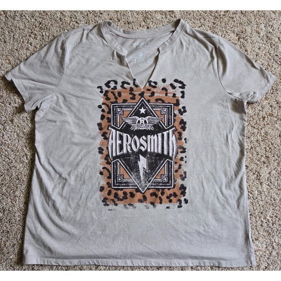 Aerosmith Tops - Aerosmith Women's Notch Cut 0X Plus Size Beige Band T Shirt